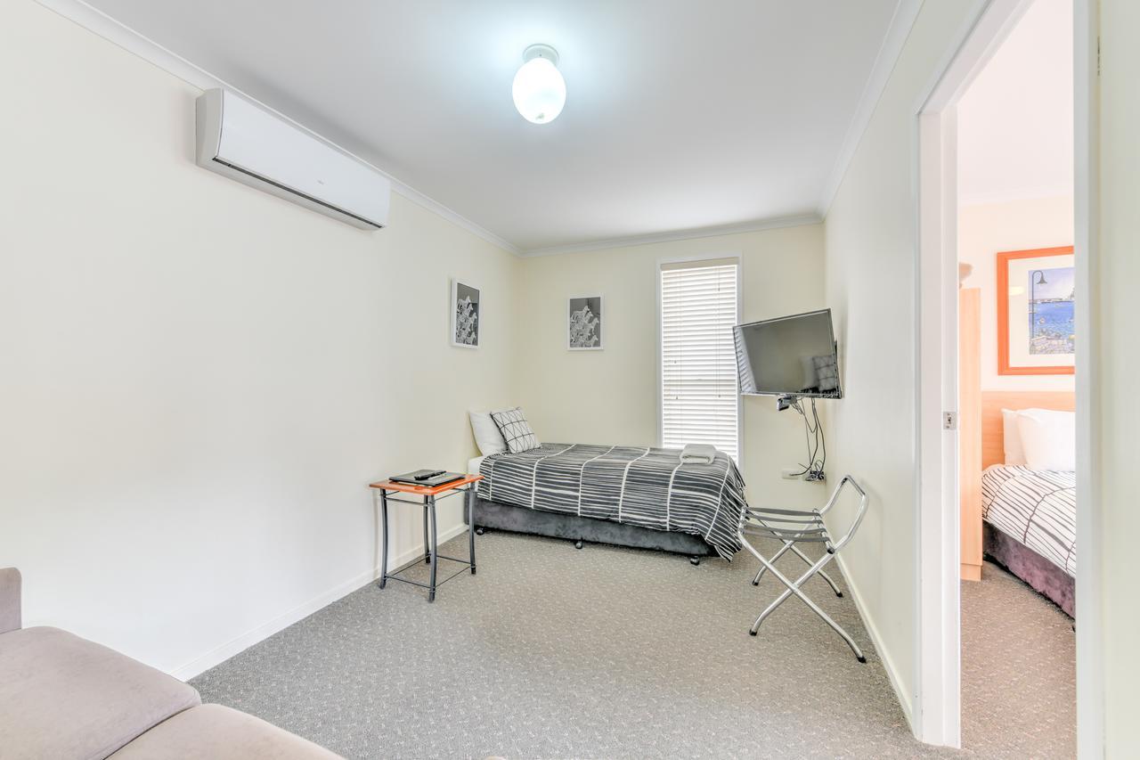 Motel Grande Tamworth Bagian luar foto