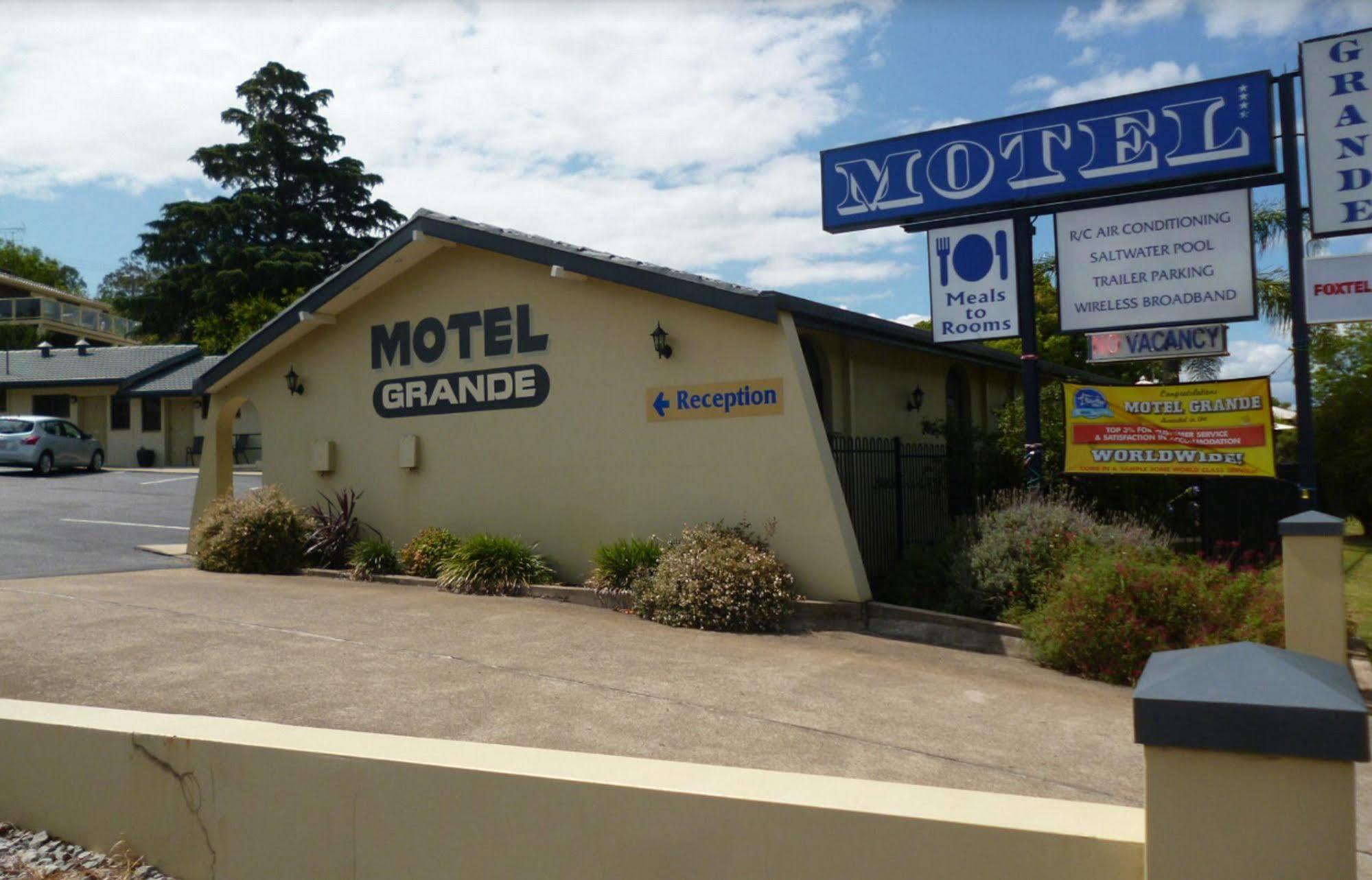 Motel Grande Tamworth Bagian luar foto